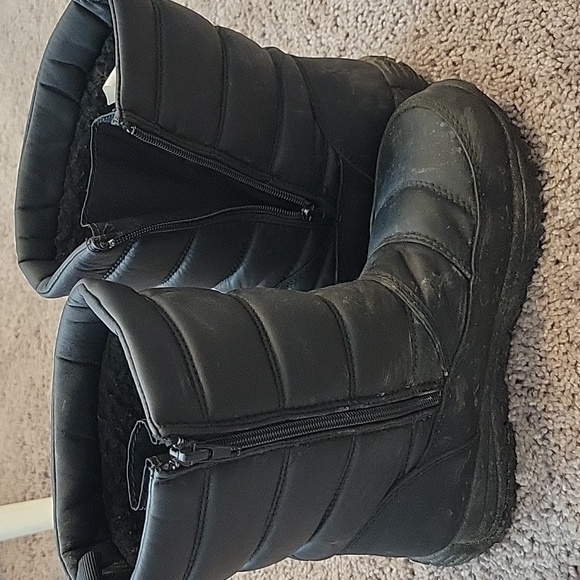 Boots - Picture 3 of 4